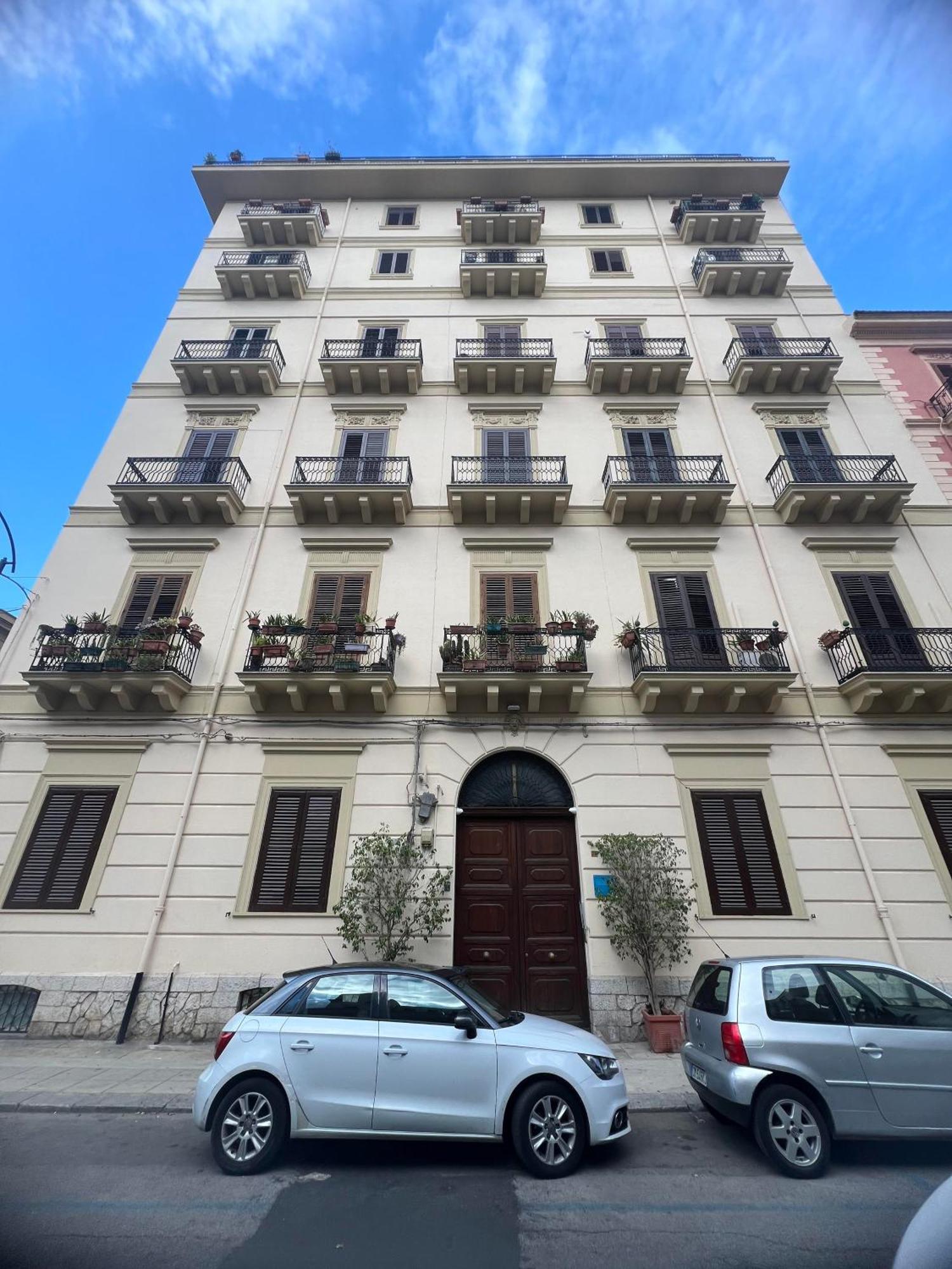 Politeama Charming Apartment Palermo Exterior photo